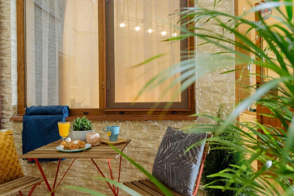 Studio With Private Terrace Next To Cismigiu Бухарест Экстерьер фото