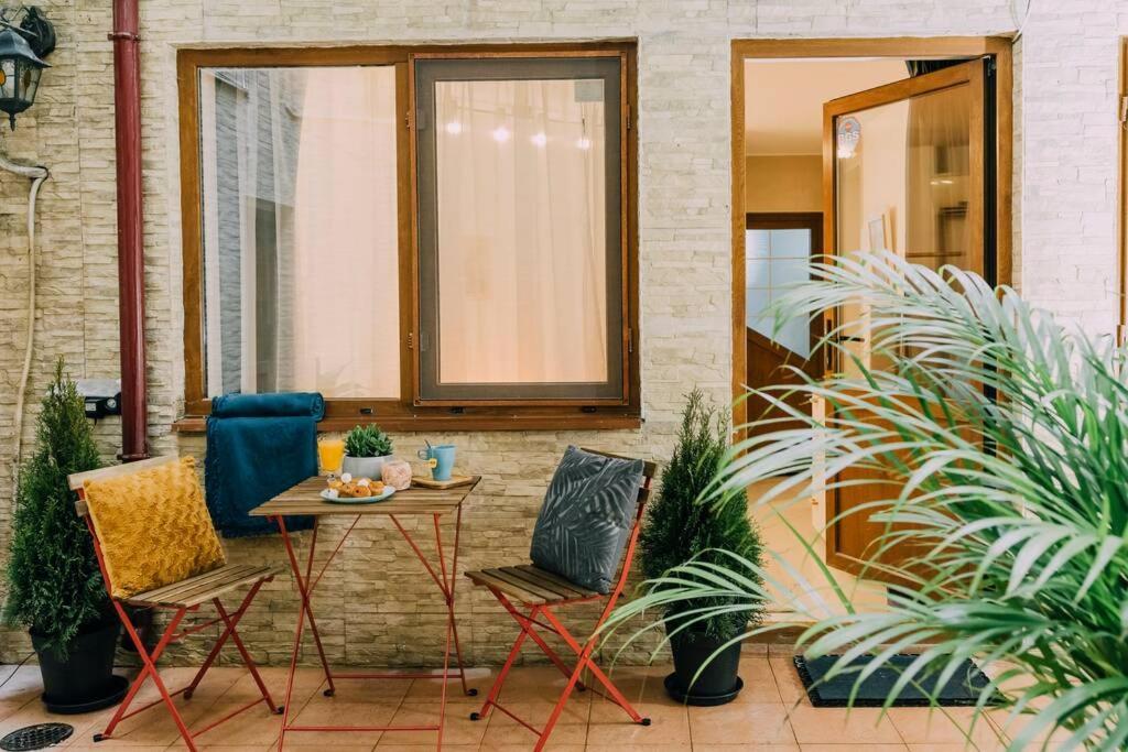 Studio With Private Terrace Next To Cismigiu Бухарест Экстерьер фото